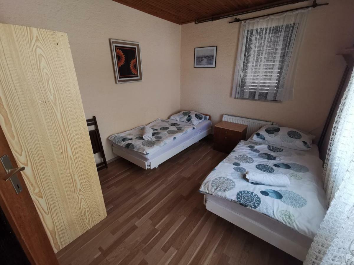 Guest House Dijana Kraljevica Esterno foto